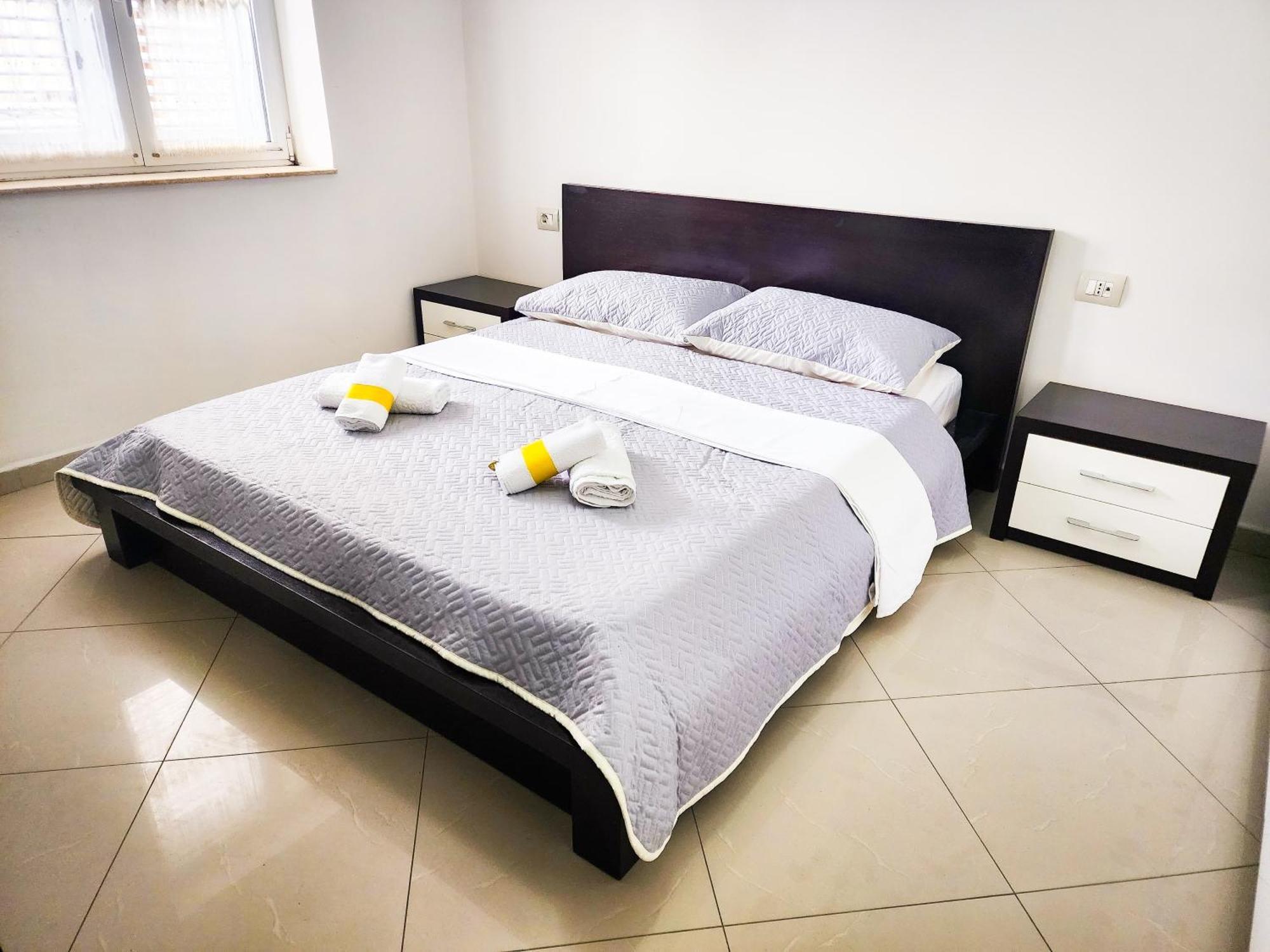 Apartment Sweet New Pazar Tirana Exterior photo